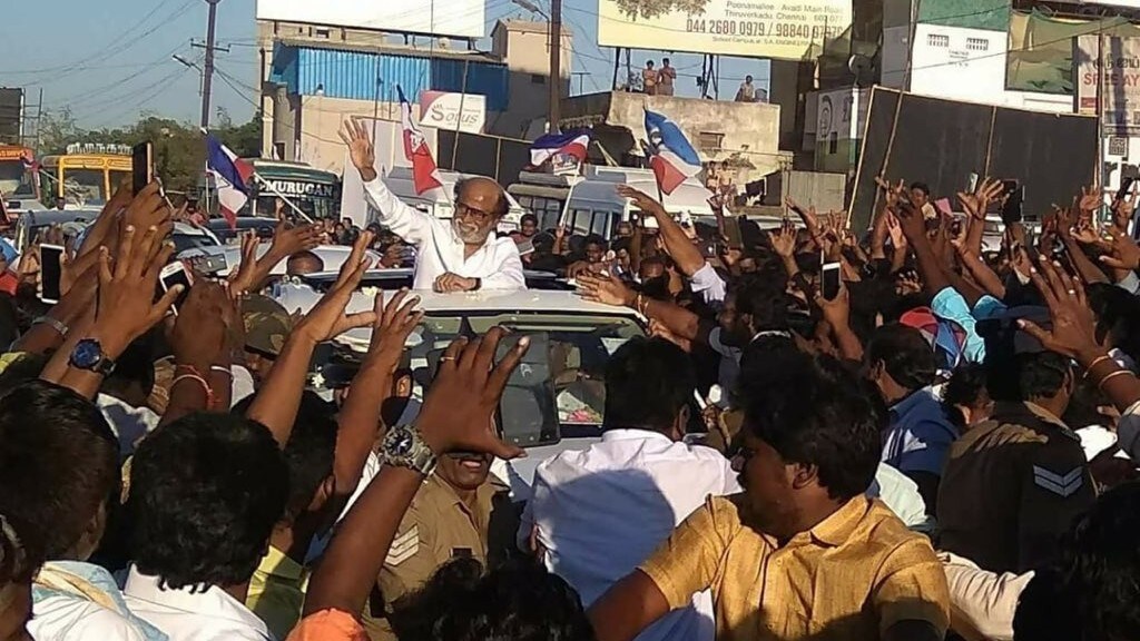 Amid Hoardings Controversy, Rajini Unveils MGR Statue&nbsp;