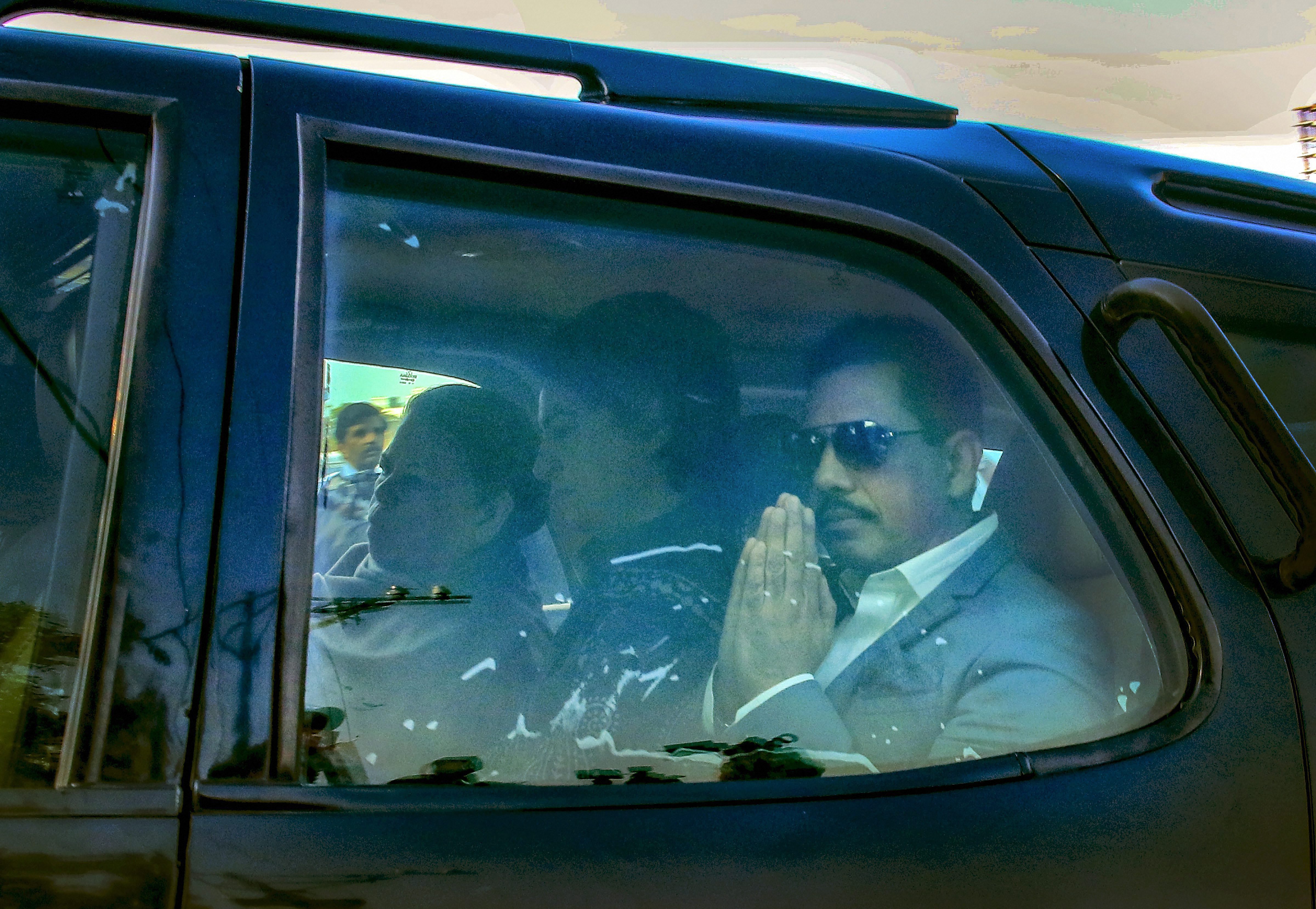 Enforcement Directorate Attaches Rs 4.62 Crore Worth Assets Of Robert Vadra&rsquo;s Company