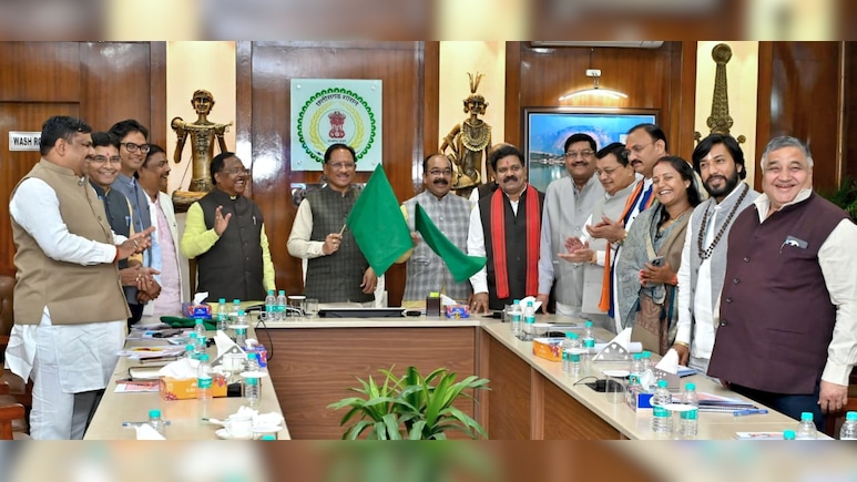 छत्तीसगढ़ में 'प्रशासनिक सर्जरी'पर छिड़ी जंग: 2 साल में एक दर्जन OSD और PA बाहर