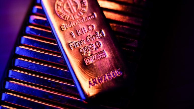 Gold Pauses After Seven-Day Surge As Traders Digest Record Rally