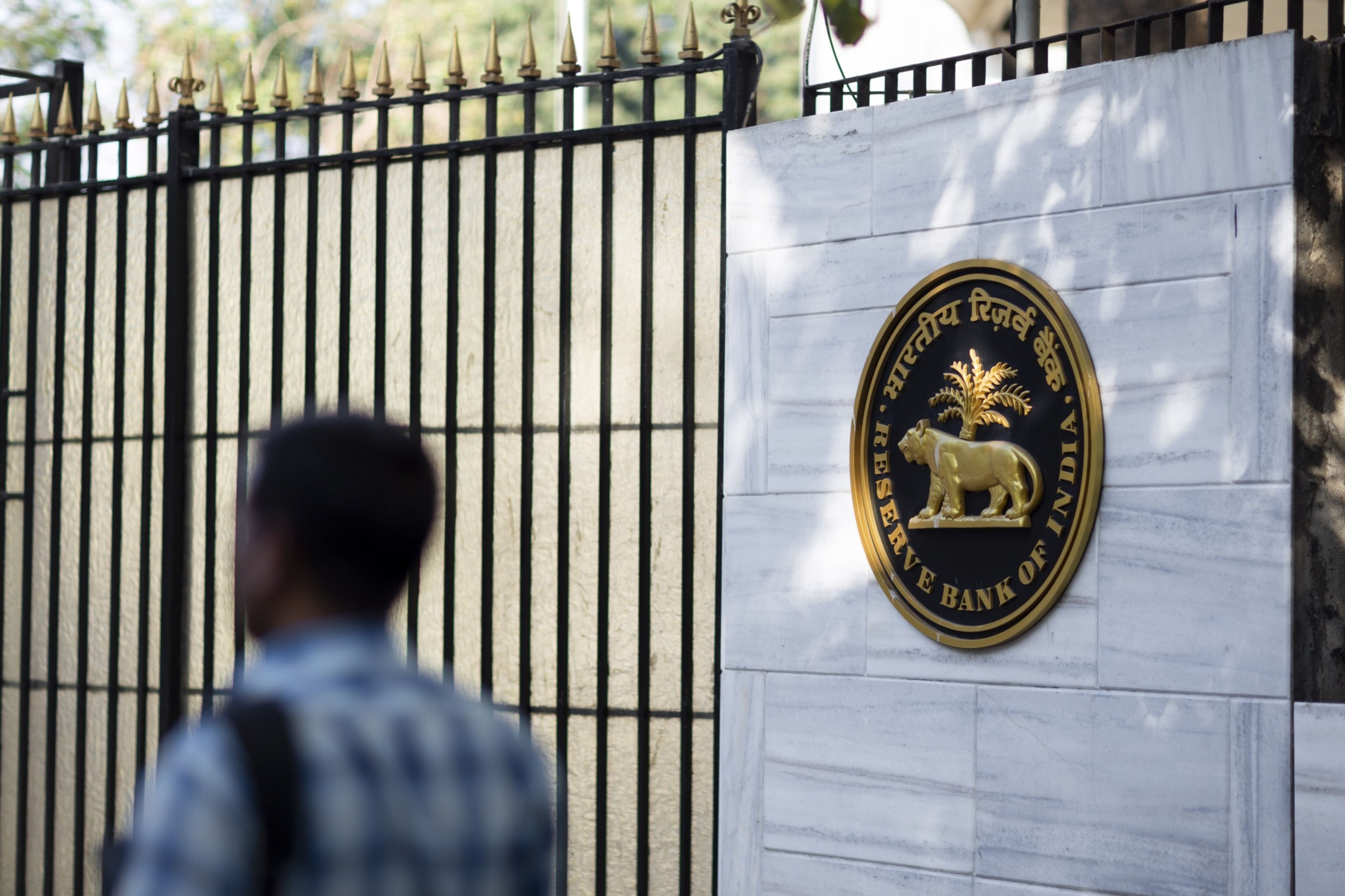 RBI Asks State Governments To Avoid Withdrawing Funds From Private Banks