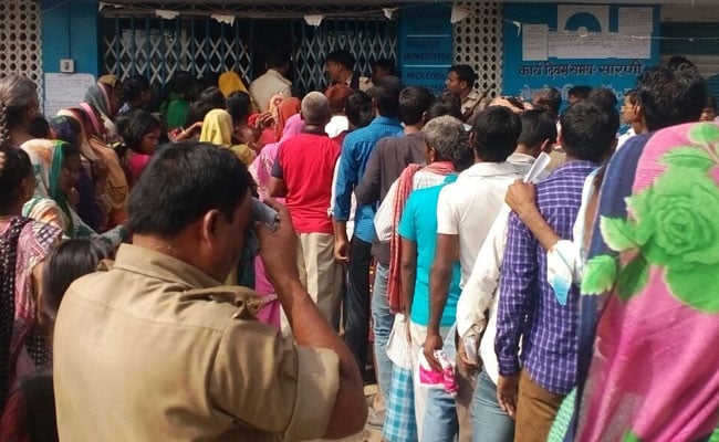 Enough Cash is Available, RBI Assures As Long Queues Seen At ATMs, Banks