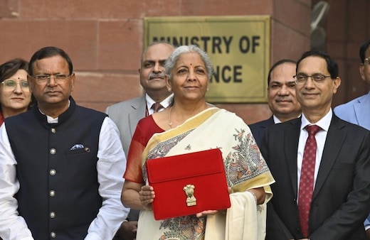 LIVE: संसद में आर्थिक सर्वेक्षण पेश, अगले वित्तीय वर्ष में 7.2% GDP का अनुमान