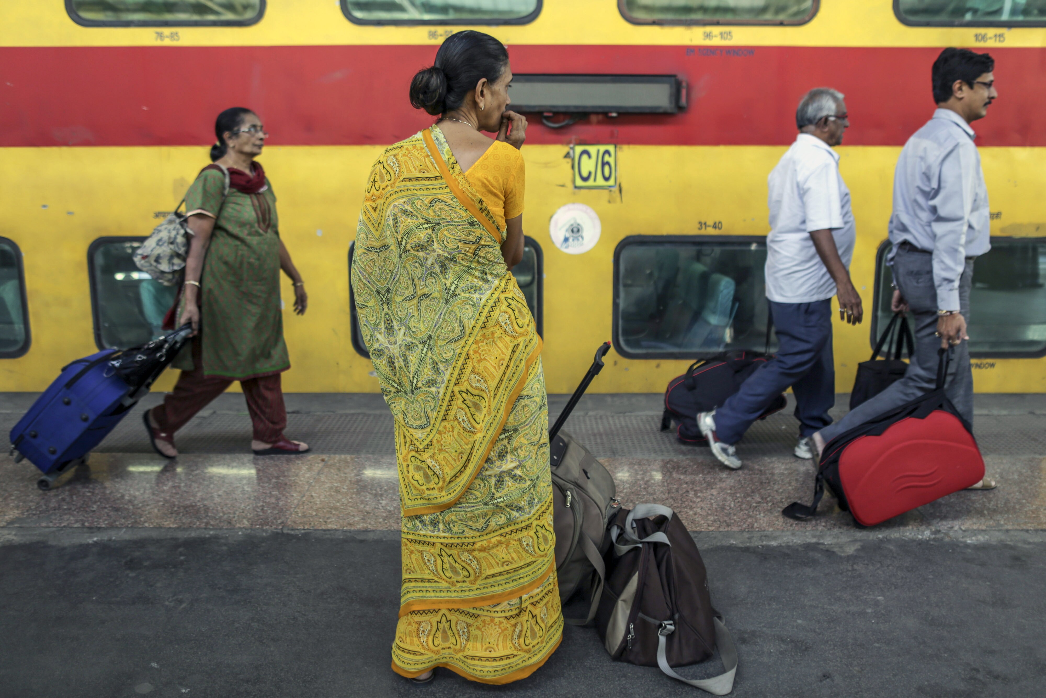 Trains To Soon Run At 160 Kmph On Delhi-Howrah, Delhi-Mumbai Routes