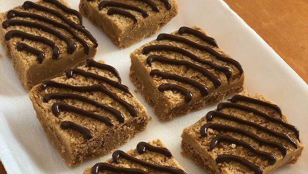 After The Viral Yoghurt Biscuit Cheesecake, Try These Healthy 2-Ingredient Desserts