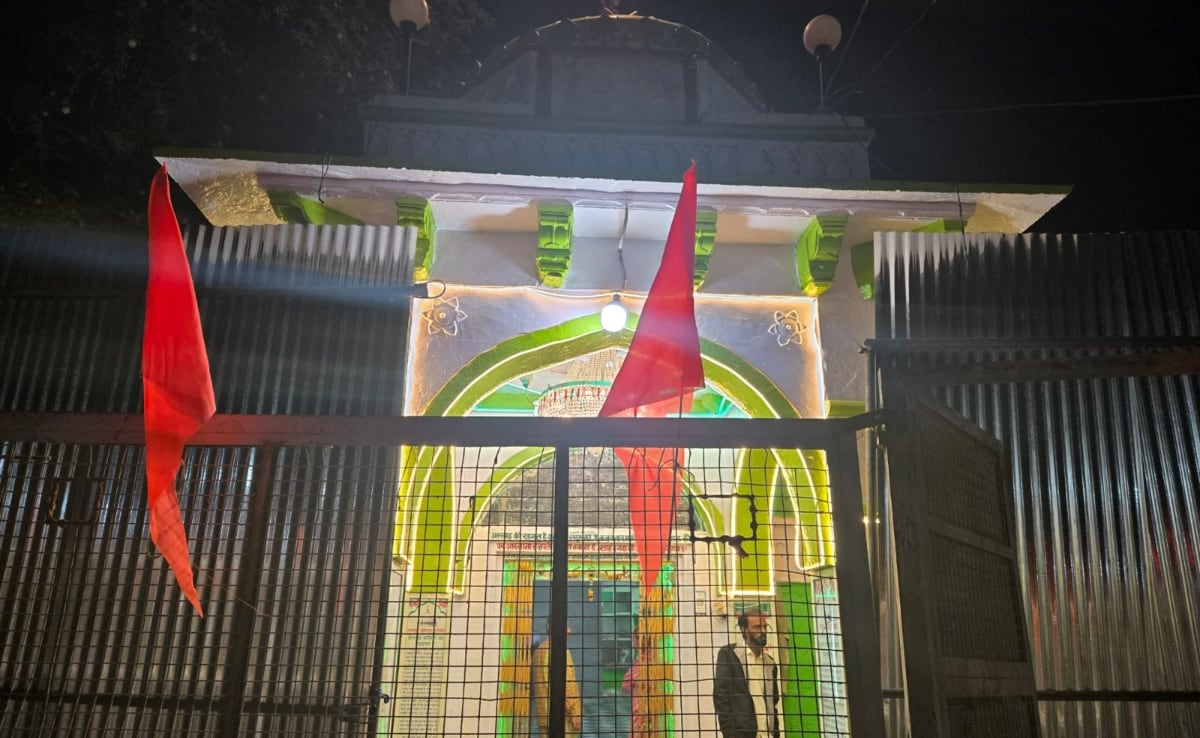 मध्य प्रदेश के धार के भोजशाला परिसर में ही वाग्देवी माँ सरस्वती का मंदिर और कमाल मौलाना मस्जिद स्थित है.