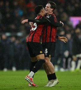 Bournemouth Snap Liverpools Unbeaten Run To Up Pressure On Arne Slot