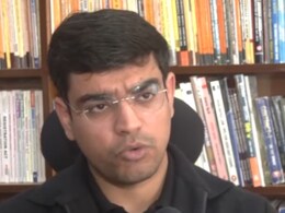 Success Story: हाथ नहीं थे, हार्दिक ने कोहनियों से कलम पकड़ पास की मुश्किल परीक्षा, बने राजस्थान में जज