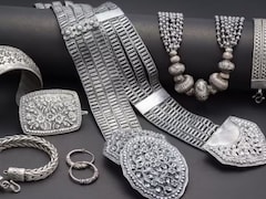 Gold Silver Price Today: सोन्या-चांदीच्या दरात मोठी घसरण, आता गुंतवणूक करावी का ?