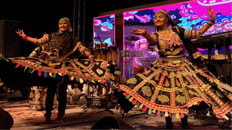 जैसलमेर: सम-लखमणा के धोरों पर सजी सुर-ताल की महफिल, सिंगर राज बर्मन ने बांधा समां