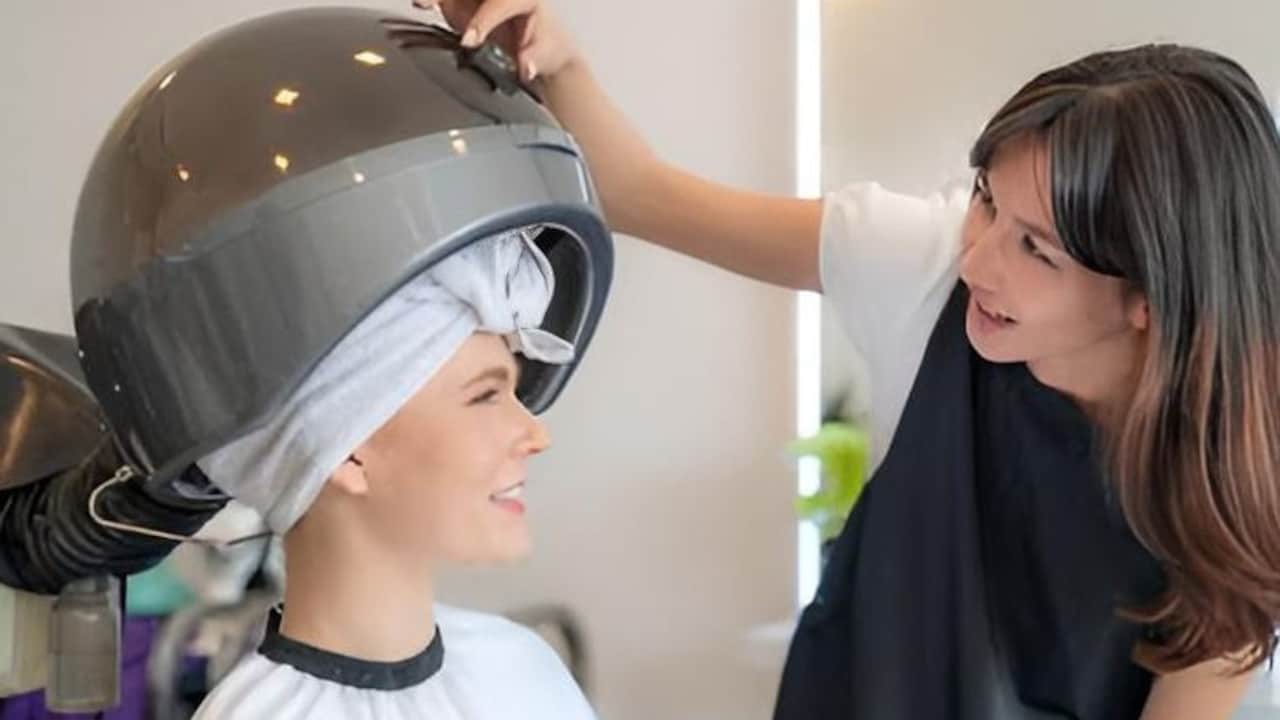 10 Hair Steaming Mistakes Causing Frizz And How To Steam Hair Correctly 10 Hair Steaming Mistakes Causing Frizz And How To Steam Hair Correctly