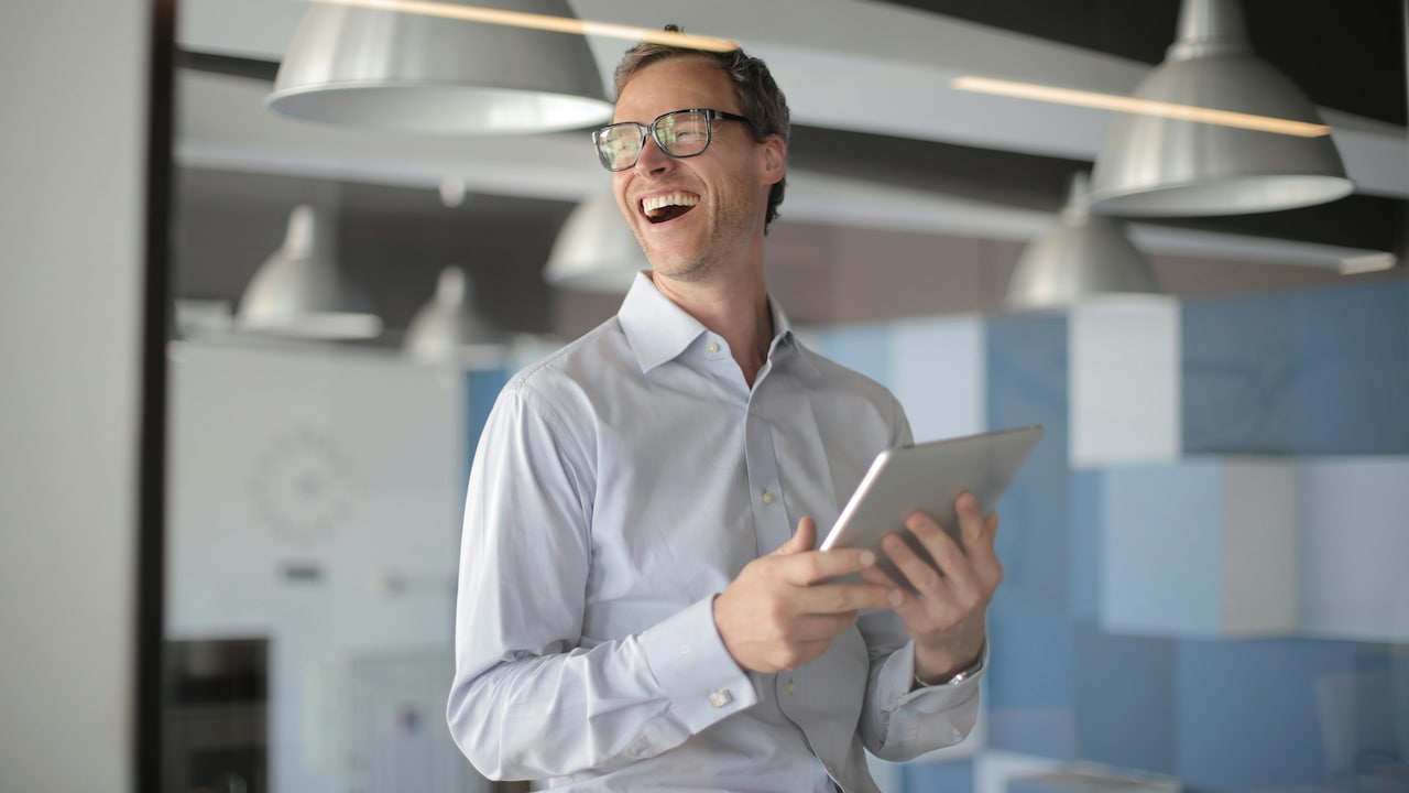Try these easy tips to prevent white shirts from becoming yellow