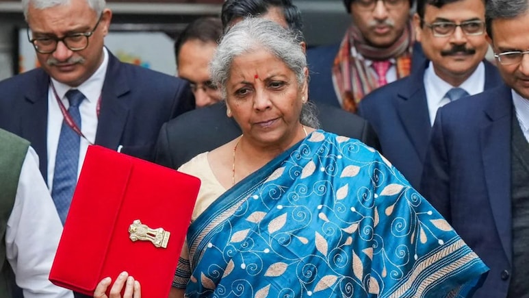 बजट 2026: जेब, नौकरी और घर चलाने की जंग; आम आदमी की सरकार से बड़ी उम्मीदें