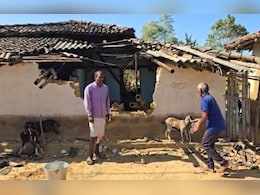 रिहायशी इलाके में हाथियों का उत्पात, दो दिनों में 8 घरों को तोड़ा; सो रही मां-बेटी बाल-बाल बची&nbsp;