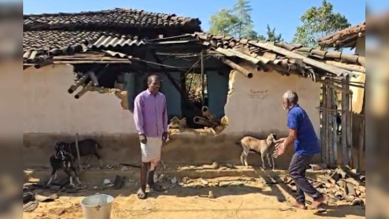 रिहायशी इलाके में हाथियों का उत्पात, दो दिनों में 8 घरों को तोड़ा; सो रही मां-बेटी बाल-बाल बची&nbsp;