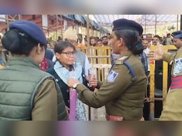 सीधी में CM से मिलने को चीखती रही बेटी, सुरक्षा कर्मियों ने रोका तो फफक- फफक रोई; मीडिया को बताई अपनी दास्तां