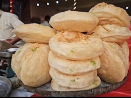 खुर्जा से ग्वालियर मेले तक: 100 साल पुरानी खजला मिठाई की वो कहानी, जो आज भी लोगों का दिल जीत रही