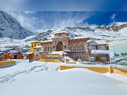 Weather Alert: पहाड़ों पर बर्फबारी और दिल्ली-NCR में बारिश का अलर्ट, लौटेगी कंपकपाने वाली ठंड