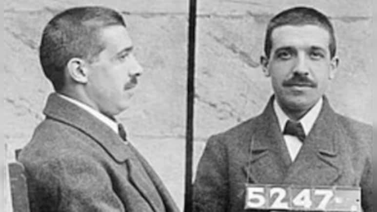 77 साल पहले मर गया ये शख्स, लेकिन इसके स्कैम आज भी भारत में जारी, कैसे हो रहा ये खेल