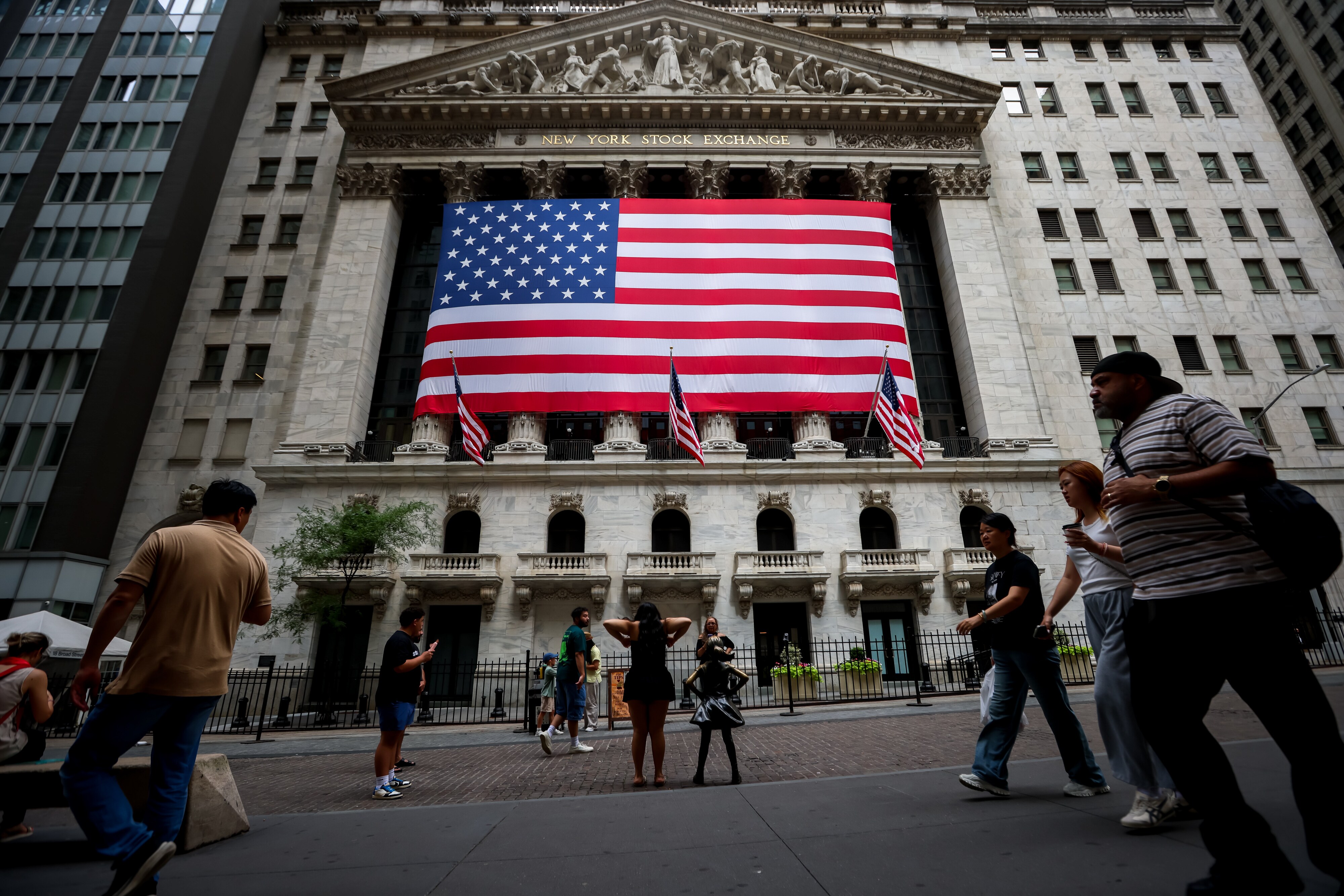 Nasdaq Hits Highs As Apple Has Best Week Since &lsquo;20: Markets Wrap