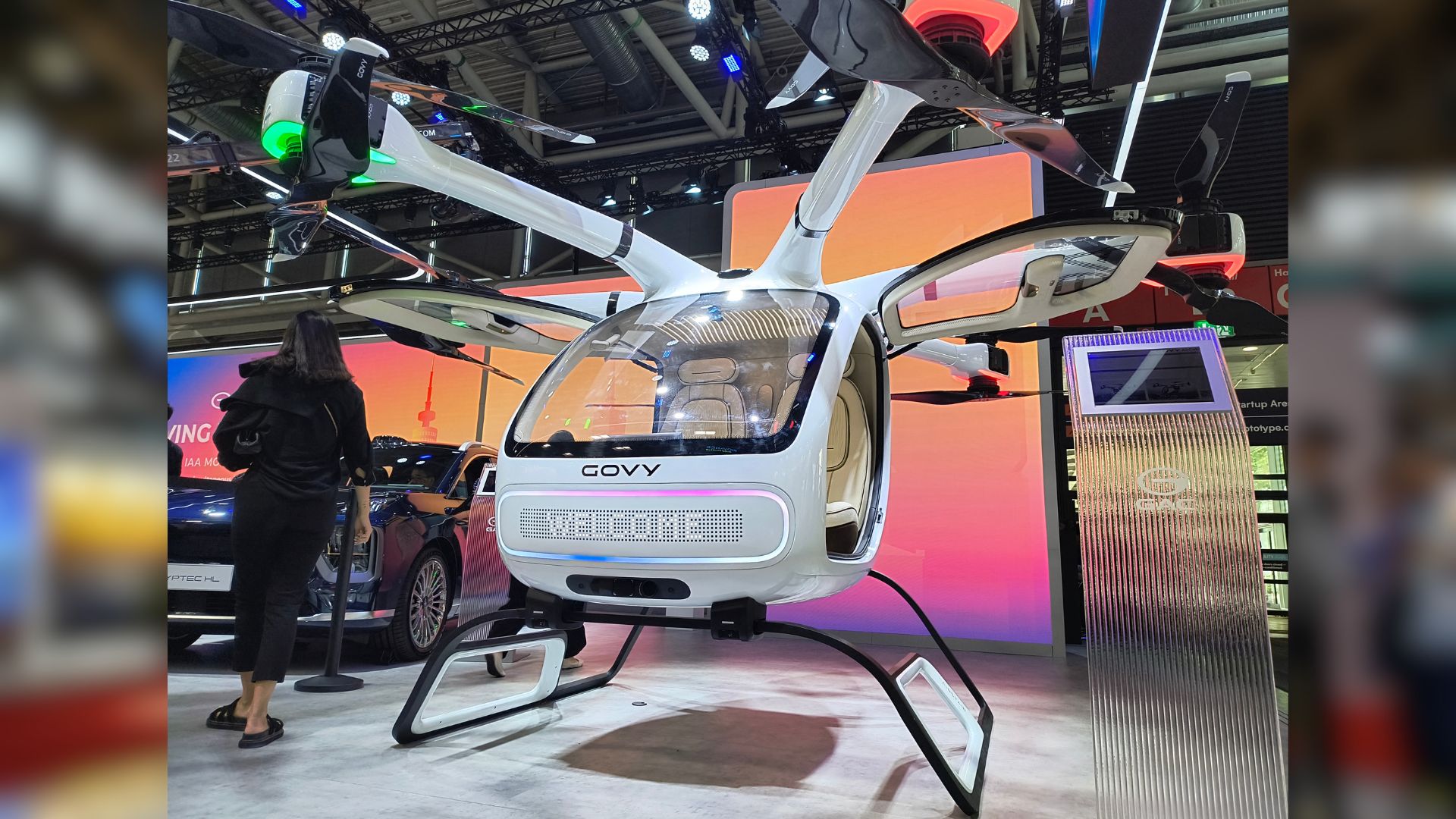 चीन में इसी साल बिकेंगी उड़ने वाली कार, प्री-बुकिंग के लिए मची होड़, कीमत भी जान लीजिए