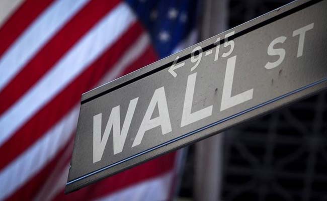 Dow Gains  40 Points As Healthcare Stocks Outperform