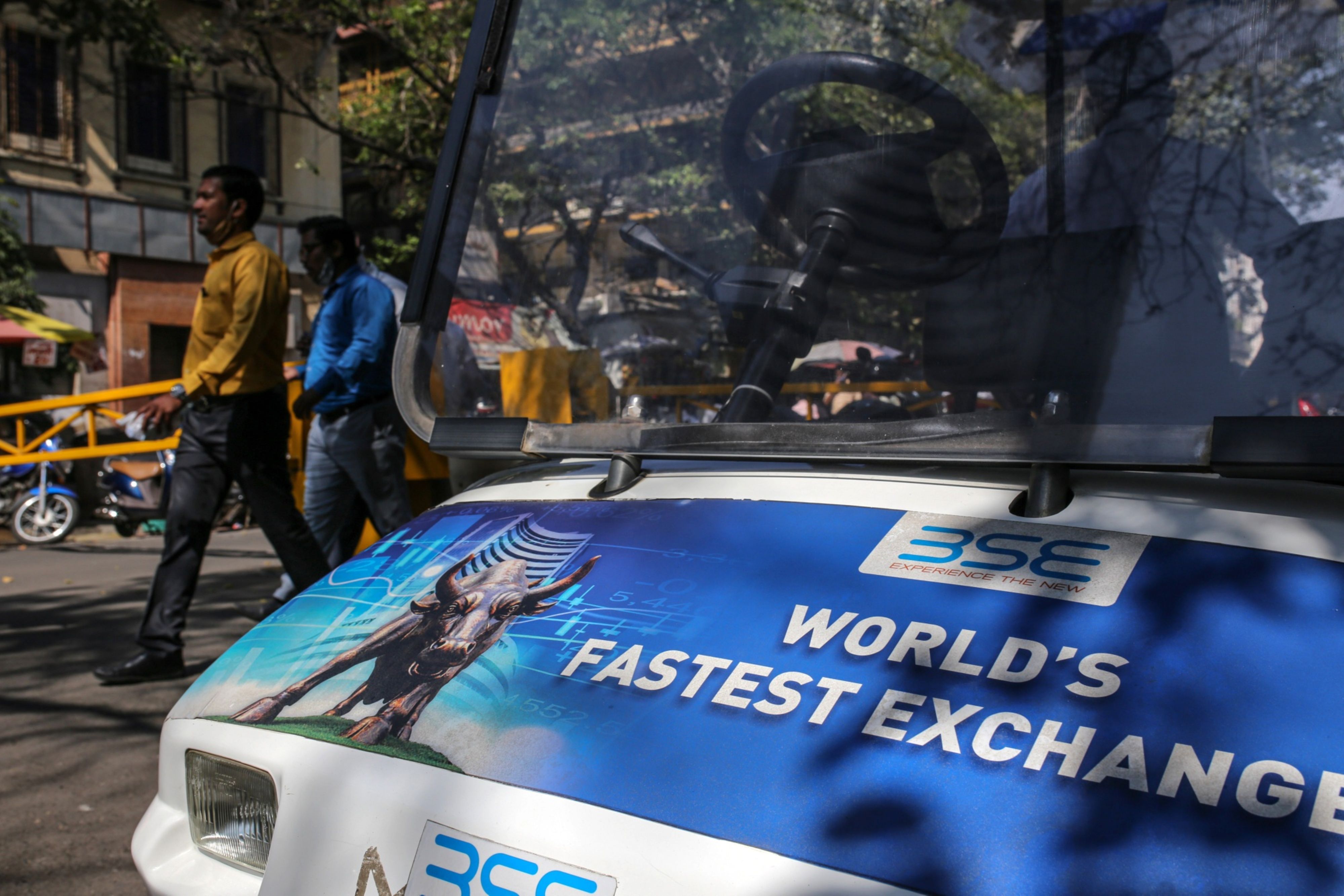 Nifty, Sensex Close Higher After Another Volatile Session; Metal Stocks, RIL Drag