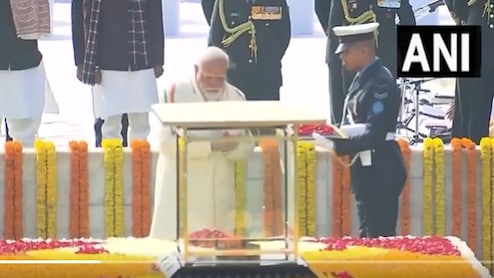 Breaking News Live: प्रधानमंत्री नरेंद्र मोदी ने महात्मा गांधी की 78वीं पुण्यतिथि पर राजघाट पर दी श्रद्धांजलि