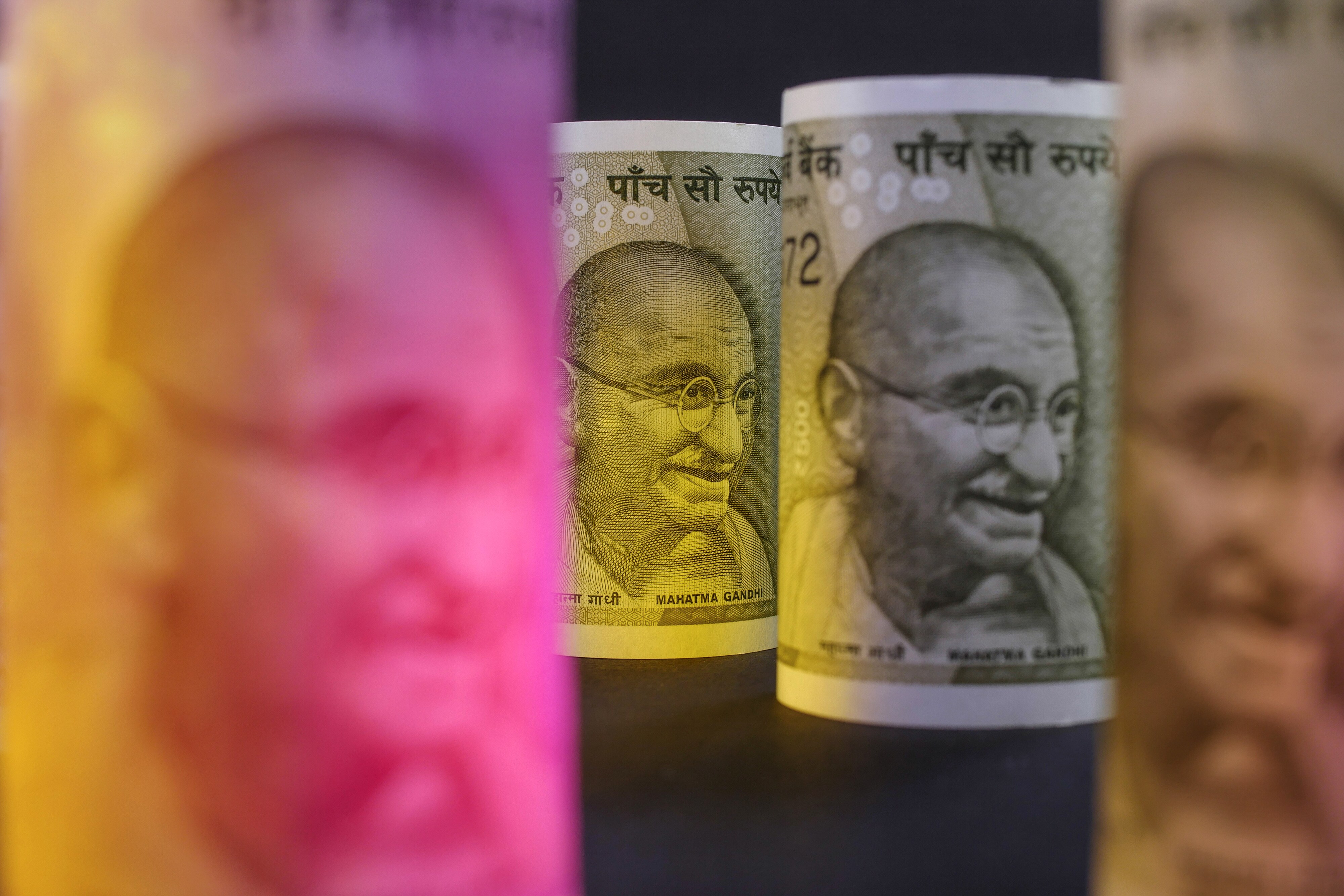  Edelweiss Pegs Rupee Year-End Target At 72/$