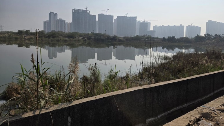 Open Pits, Dark Roads: NDTV Surveys Noida's Hazardous Traps After Techie Death