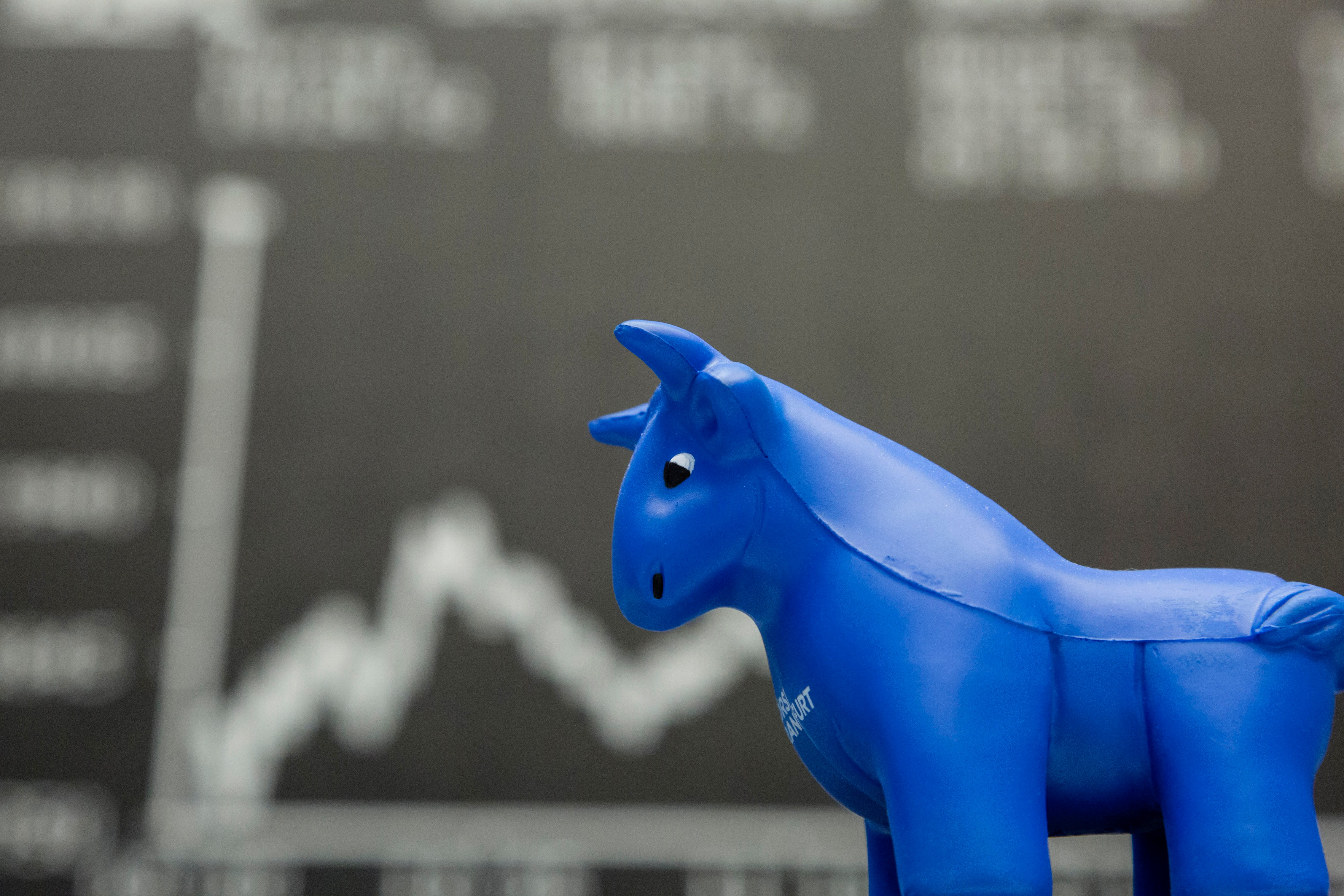 

Sensex Gains Most In 3-Weeks, Nifty Above 8,850 On Fed Status Quo; IT Drops On Strong Rupee