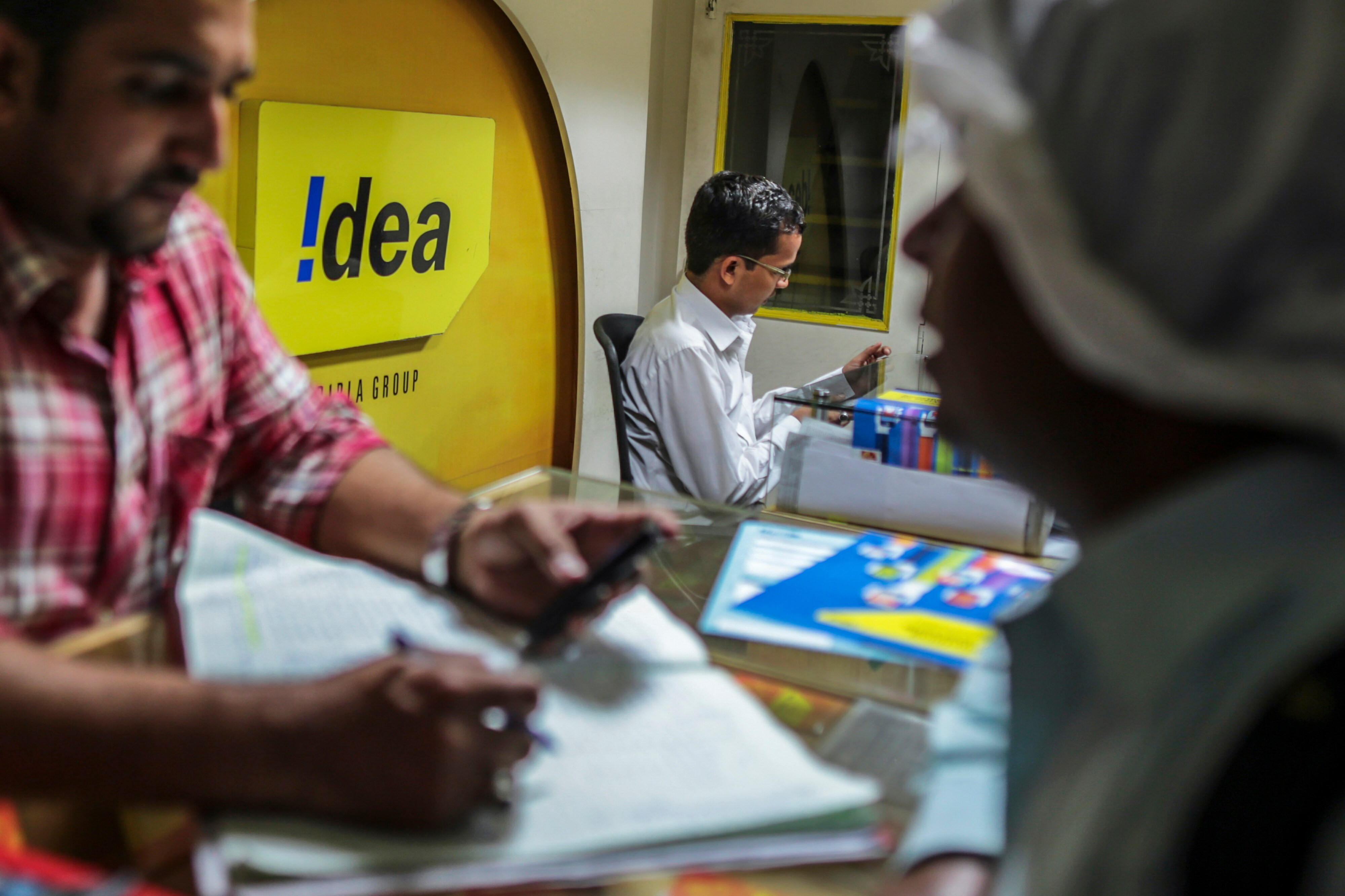 Idea Cellular To Raise Rs 3,250 Crore Selling Shares To Promoter Entities 