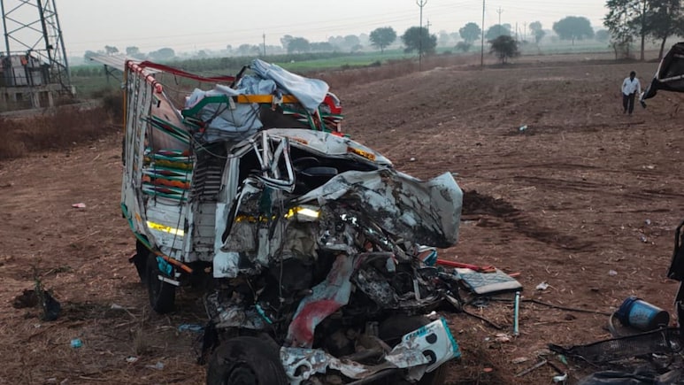 Malegaon Accident: महाराष्ट्रात भीषण अपघात! भरधाव पिकअप थेट ट्रॅव्हल्समध्ये घुसली, 4 जणांचा मृत्यू; 20 जखमी