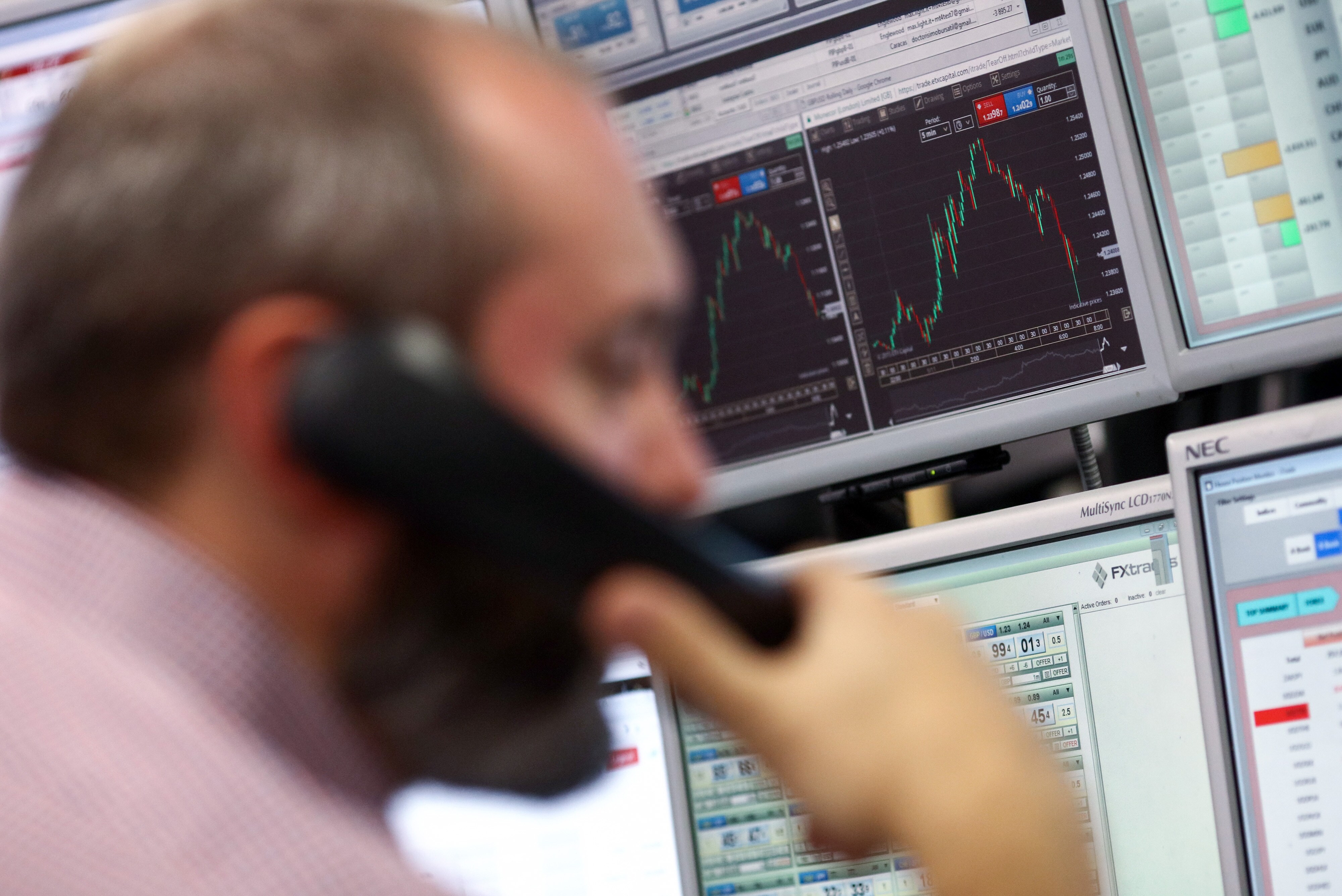 Tech Shares Help Sensex, Nifty Extend Gains For Second Day