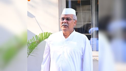 अजब-गजब आदेश; रायपुर पुलिस कमिश्नर ने गोगो पेपर बैन किया; पूर्व CM भूपेश बघेल का तंज- शराब की जगह चखने पर बैन