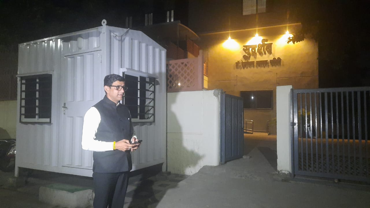 Amid Water Deaths, Indore Collector, Mayor Visit RSS Office, Congress Irked