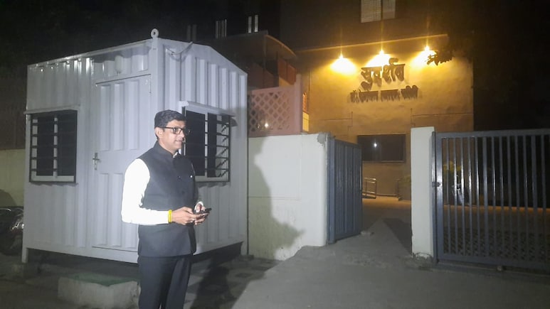 Amid Water Deaths, Indore Collector, Mayor Visit RSS Office, Congress Irked