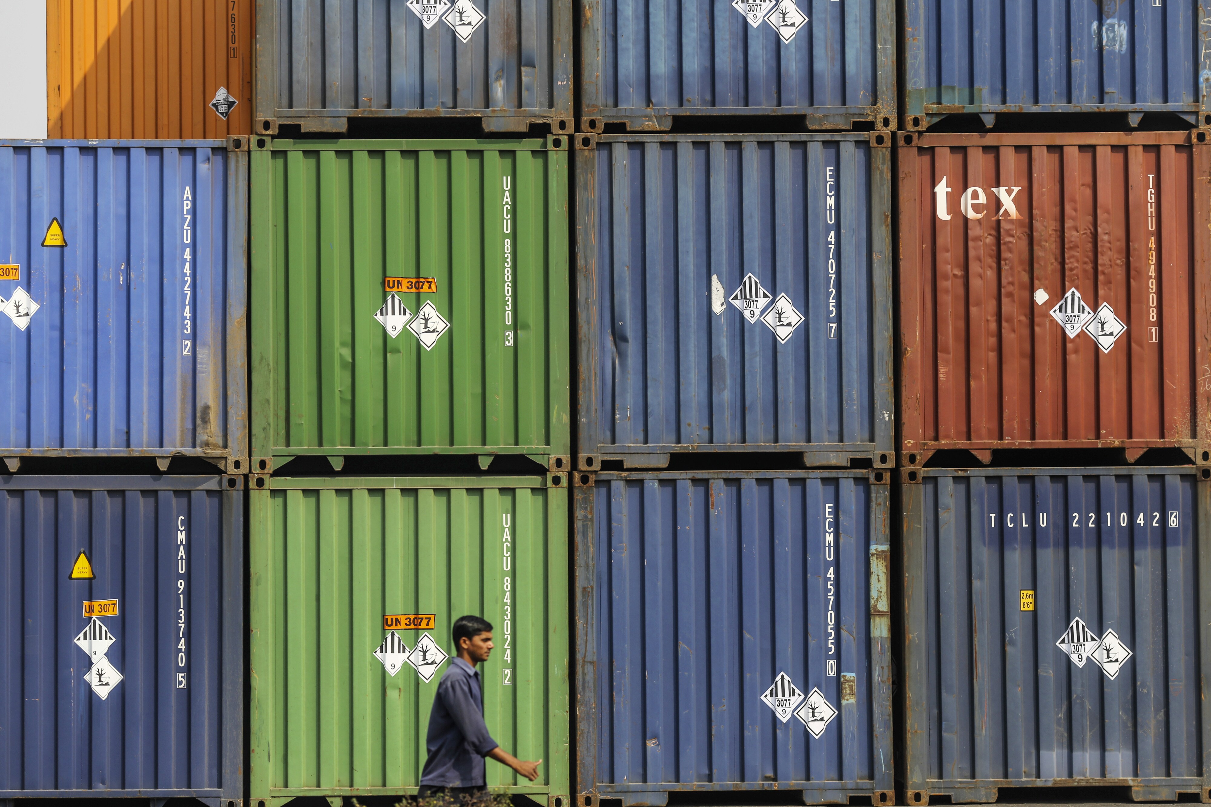 India Export Outlook Turns Bleaker As Global Growth Slows&nbsp;