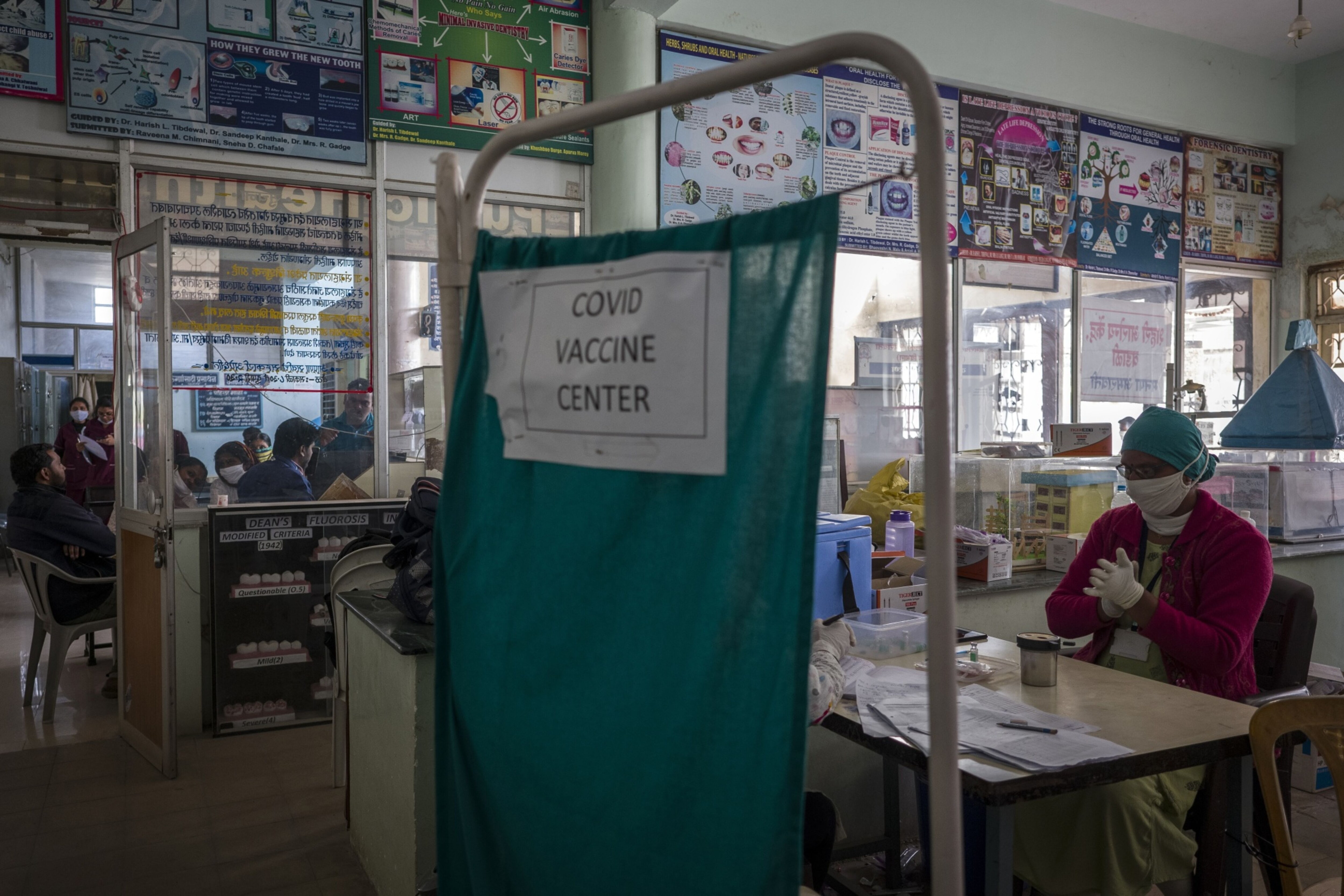 Omicron Coronavirus Live Updates: Mumbai Records Over 8,000 Covid Cases In A Day; Schools Shut Till Jan. 31