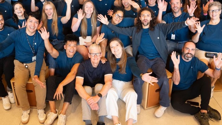 Apple CEO Tim Cook की सैलरी आई सामने, 1 साल की कमाई जान उड़ जाएंगे होश