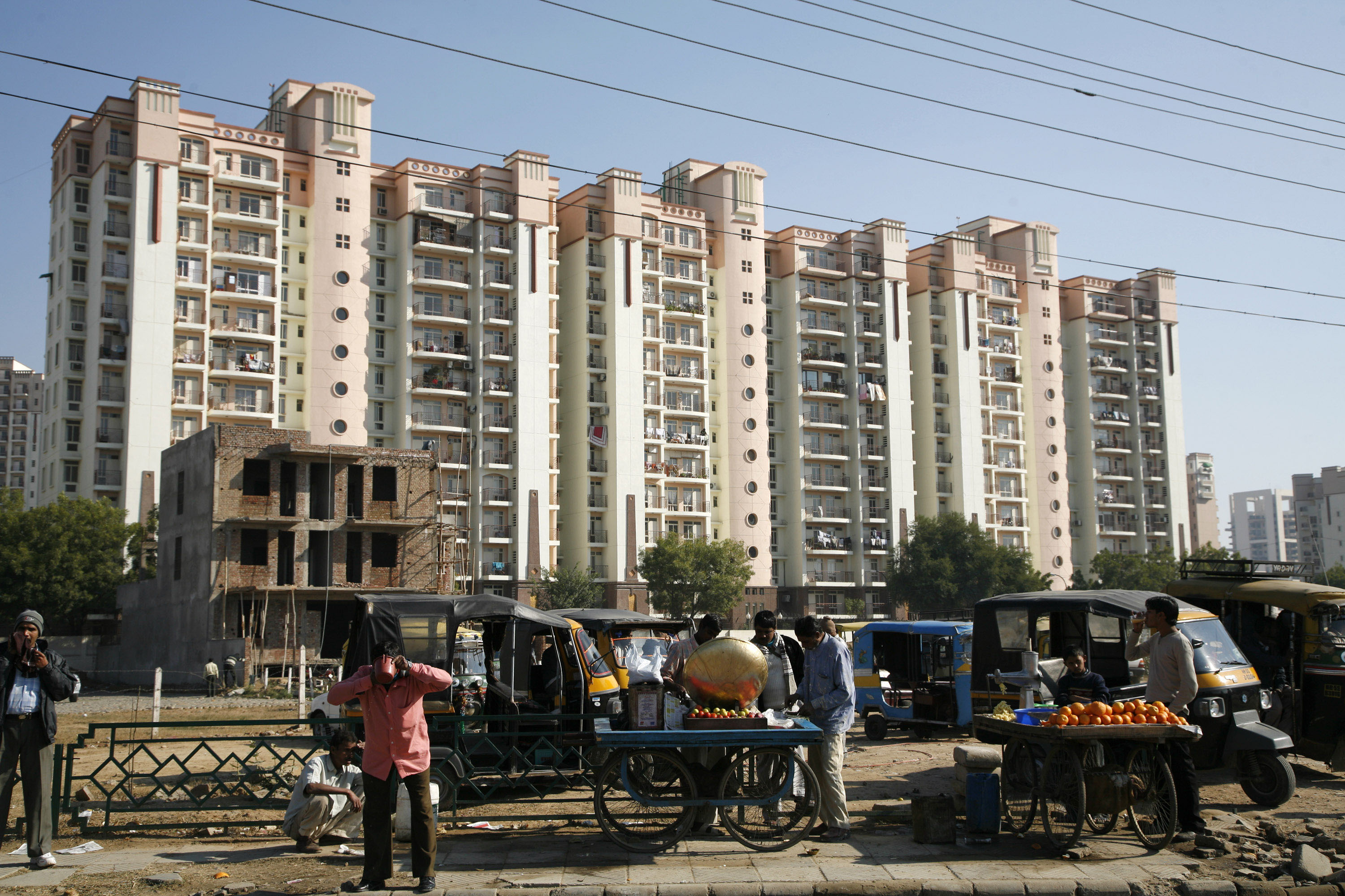 Two Unitech Directors Resign