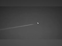 Area 51 के आसमान में उड़ती दिखी अजीबोगरीब चीज, VIDEO देख मचा हड़कंप