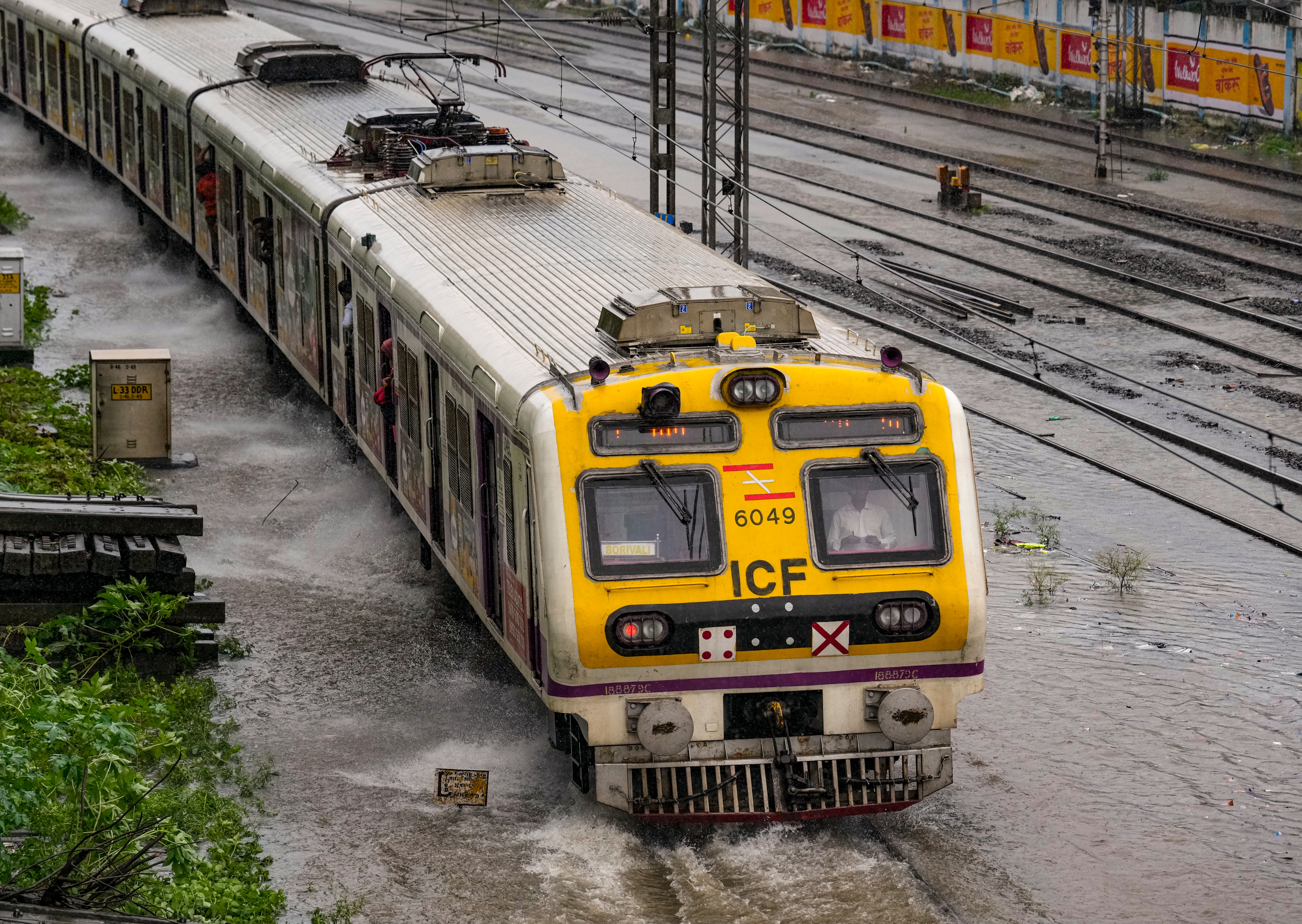 Mumbai Rains Highlights: Schools To Remain Closed On August 19; IMD Changes Alert To Yellow As Rains Settle