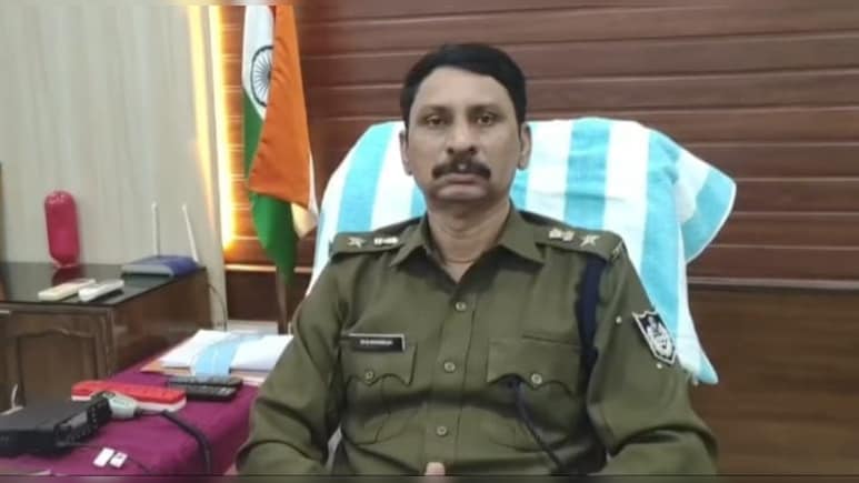 "पुलिस अधीक्षक" लिखने पर भड़के SP मनोहर सिंह, 26 पुलिसकर्मियों को एक साथ नोटिस थमाकर मांगा जवाब&nbsp;