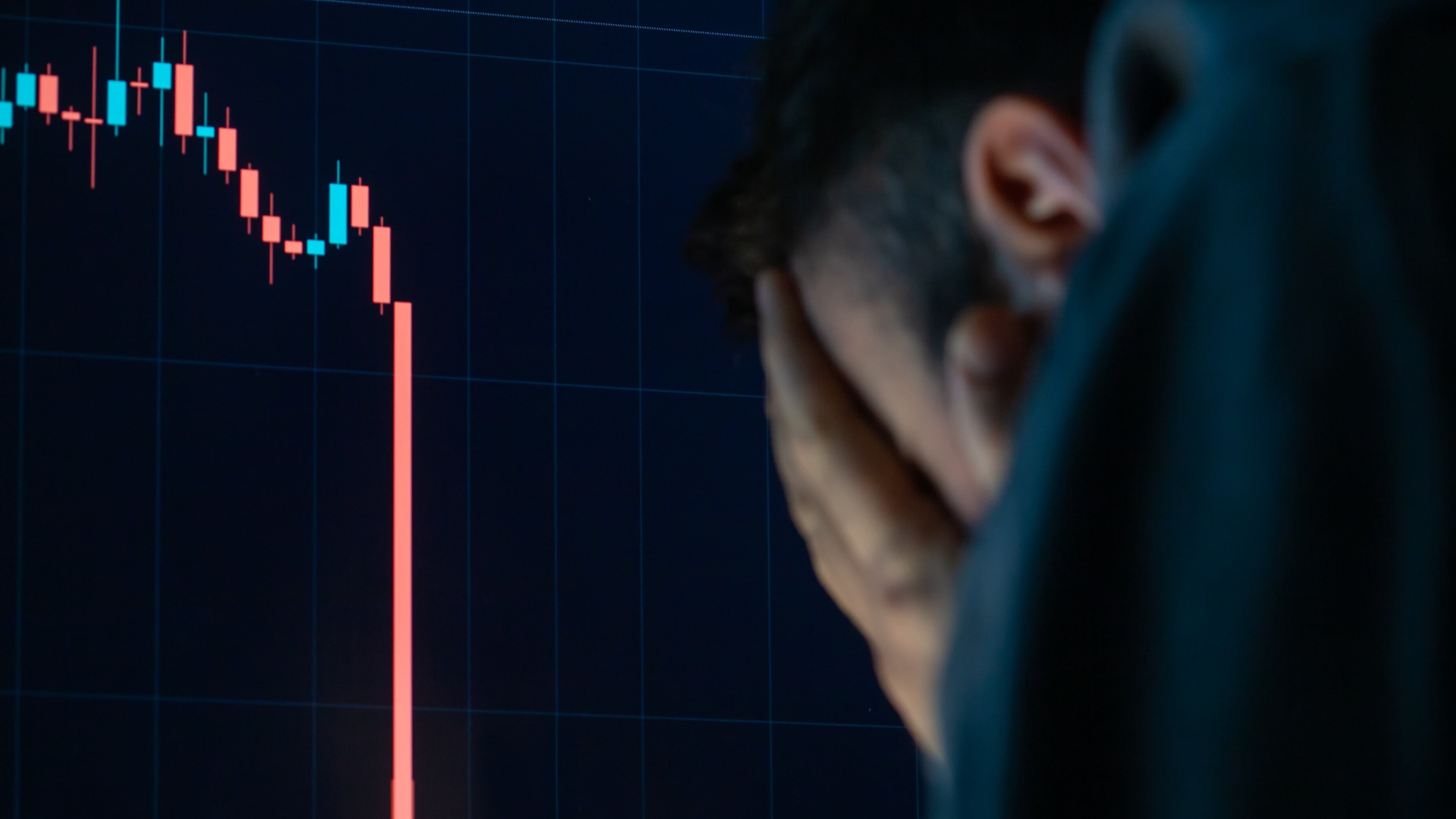 IT Stocks Pare Losses After Early Crash On Accenture's Grim Outlook