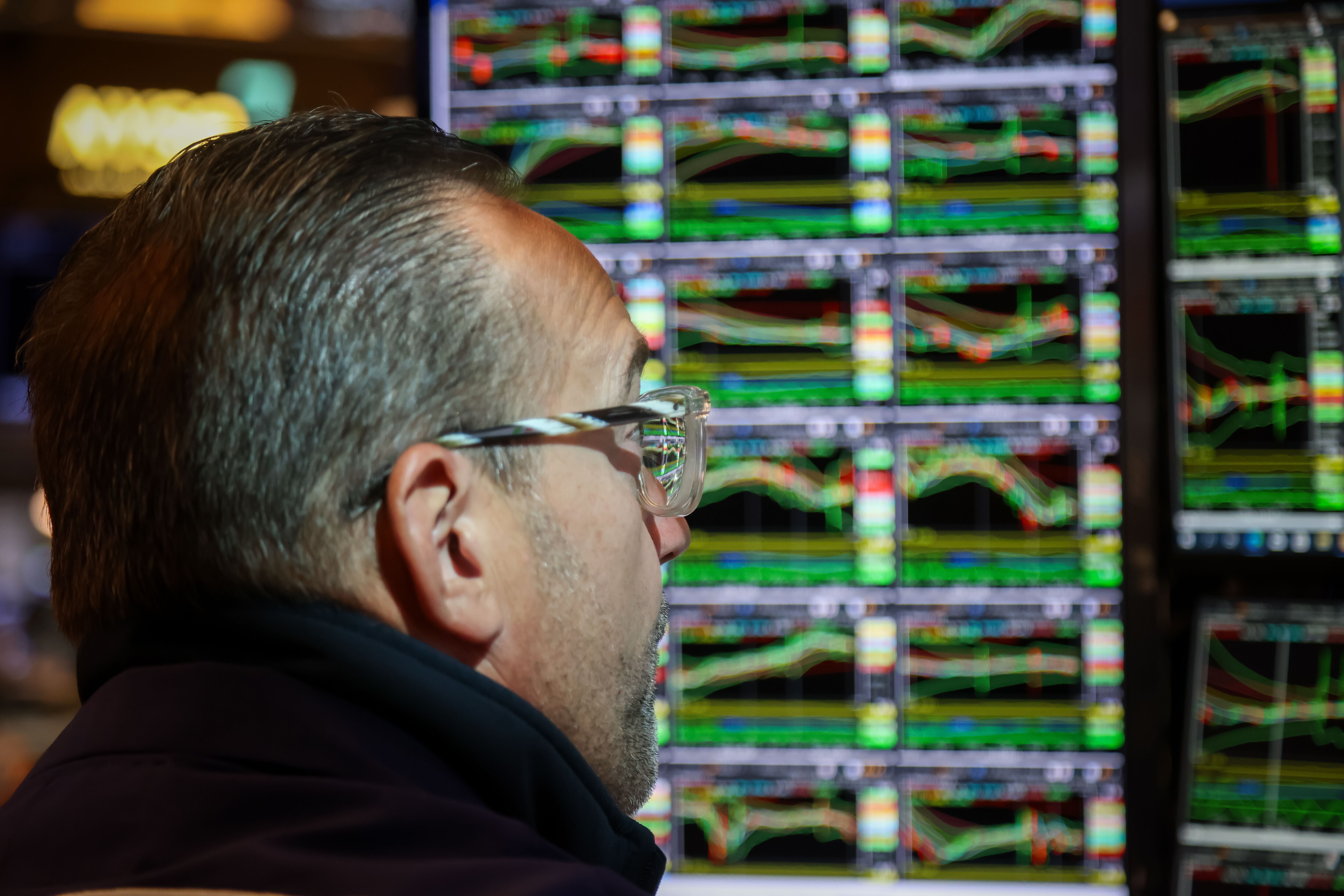 US Stocks Jump On Consumer Confidence, Trade Talks: Markets Wrap