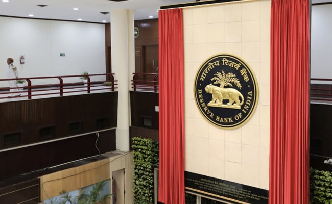 RBI Currency Strategy Draws More Hot Money To India, Spurs Vicious Cycle