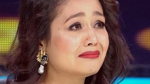 नेहा कक्कड़ ने दुनिया से बना ली दूरी, बोलीं- नहीं पता लौटूंगी या नहीं