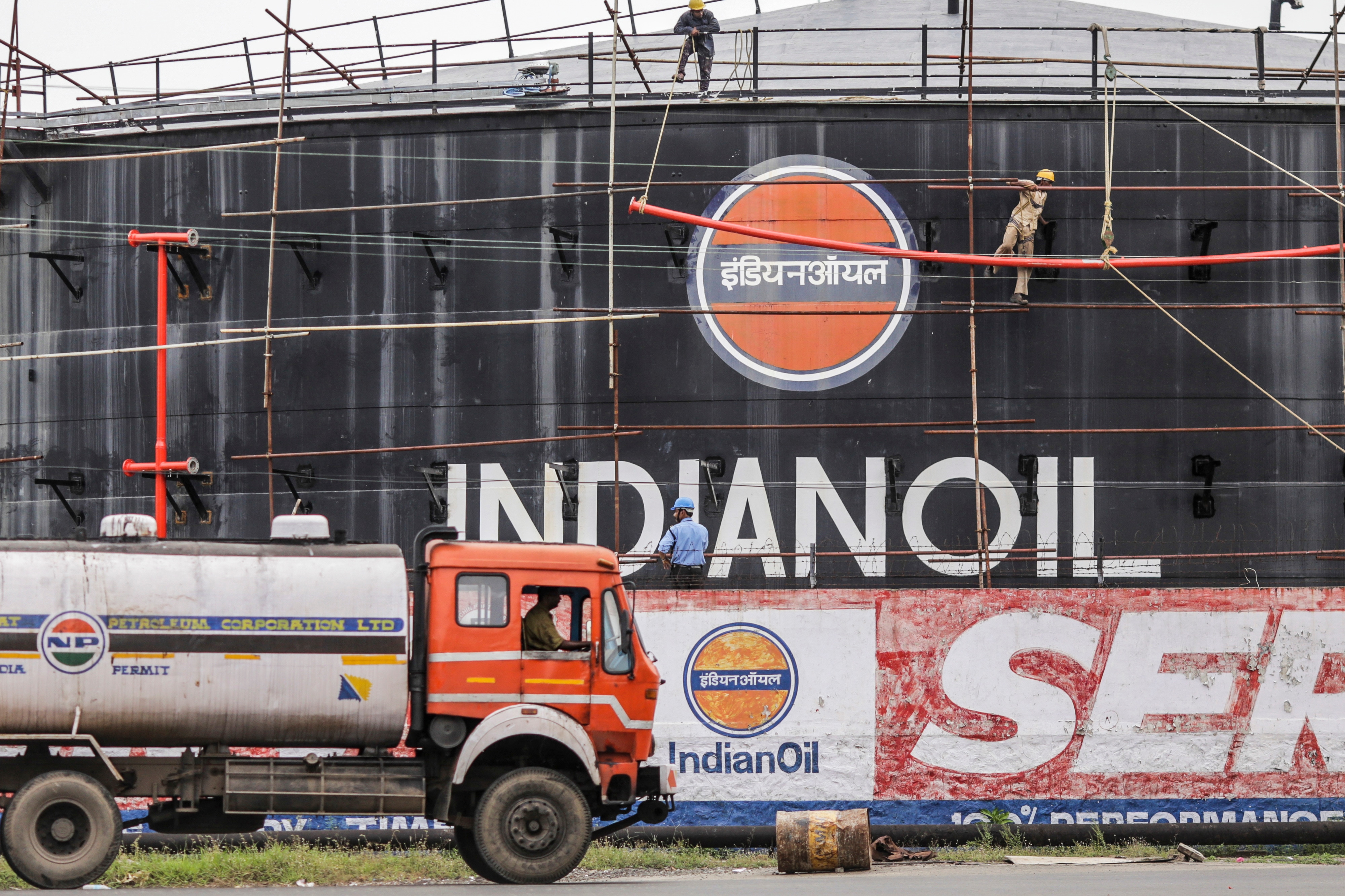 ONGC, Oil India to Pay Higher Royalty to Oil-Producing States