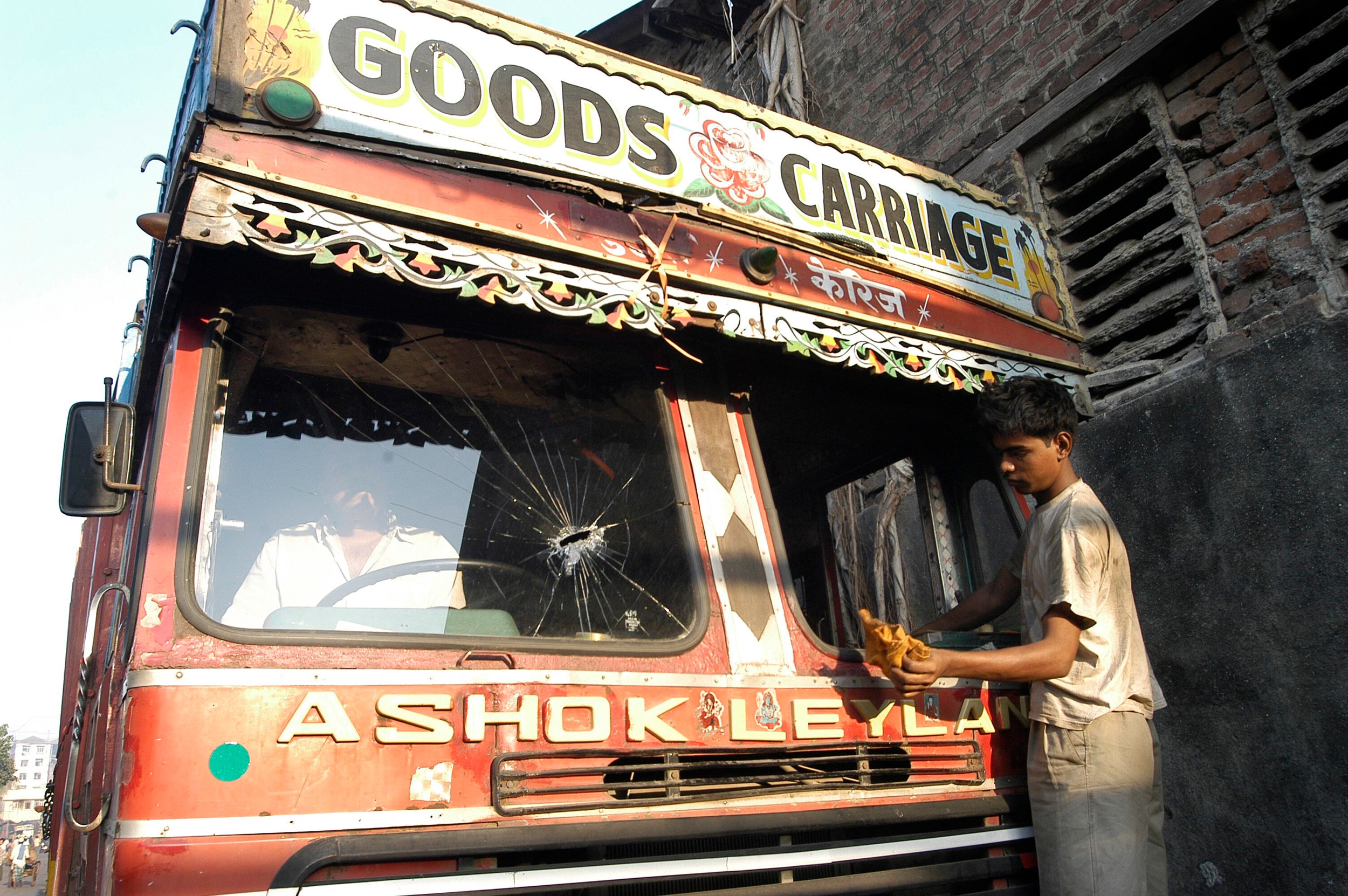 Demand For Commercial Vehicles Will Rise Before New Emission Norms Kick In: Ashok Leyland